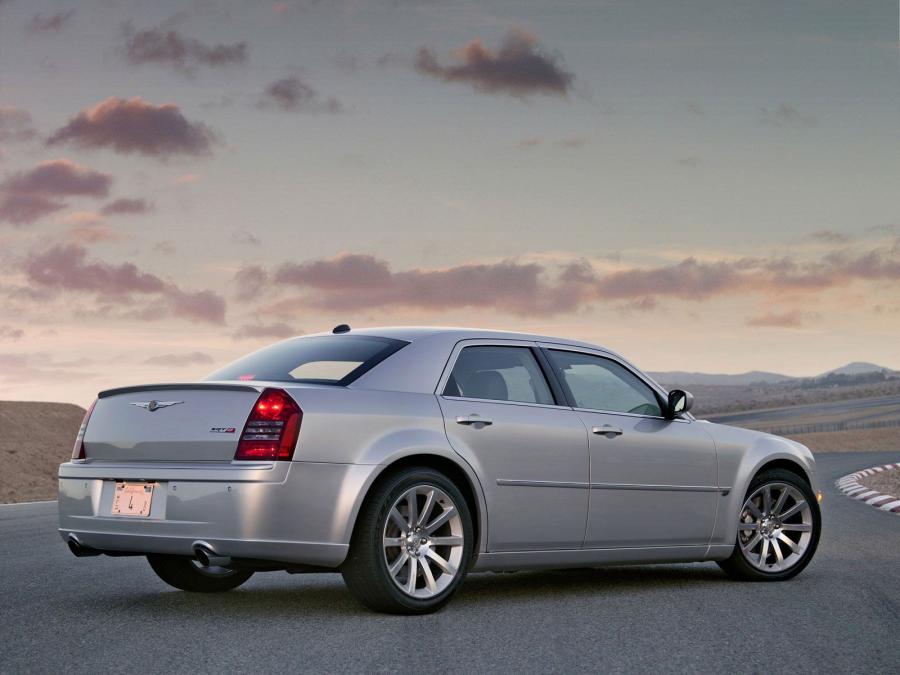  Chrysler 300C SRT8 2004 года  (EU) (фото 19 из 47)